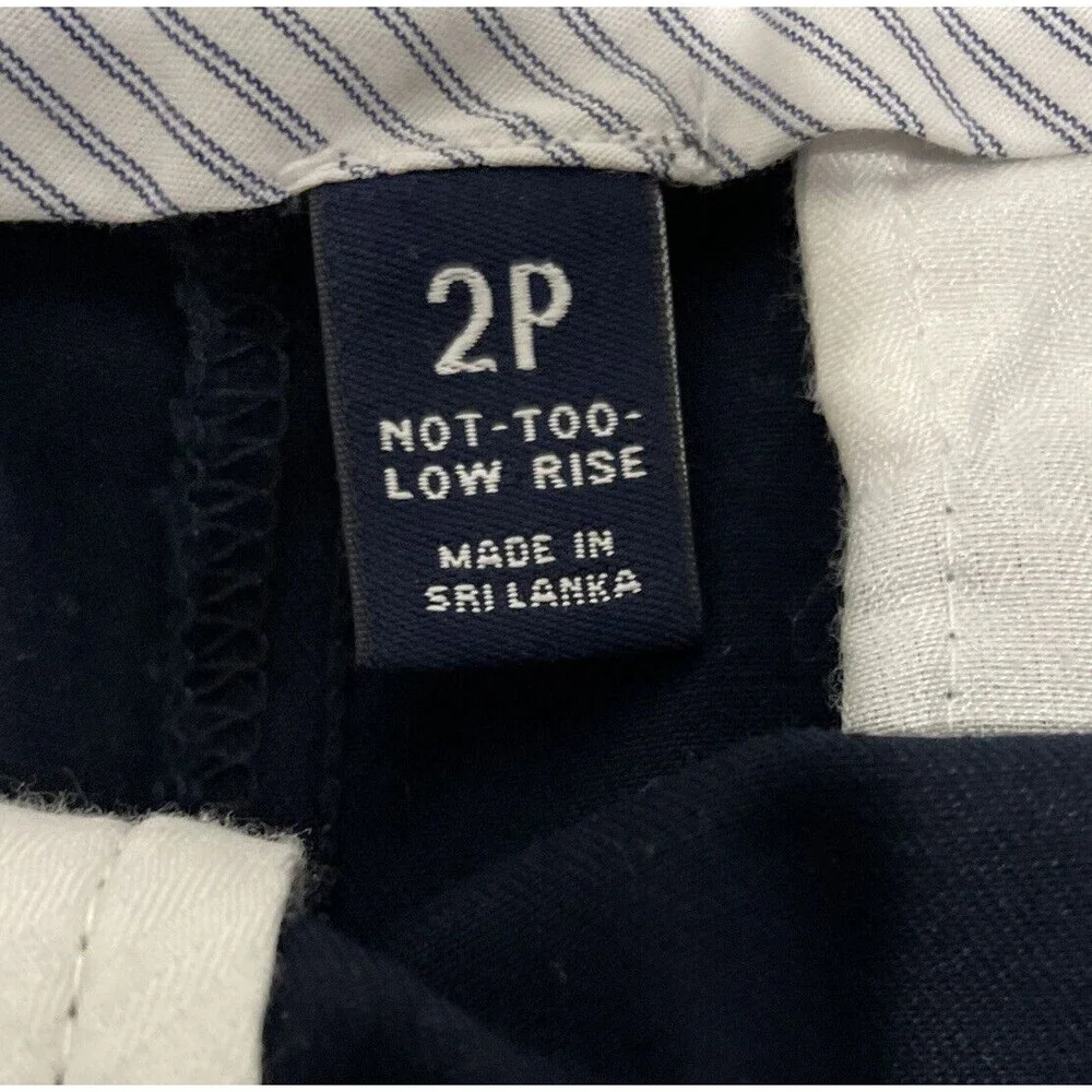 Lands End Shorts Womens 2 Petite Not too Low Rise Blue Cotton Blend Chinos Beach